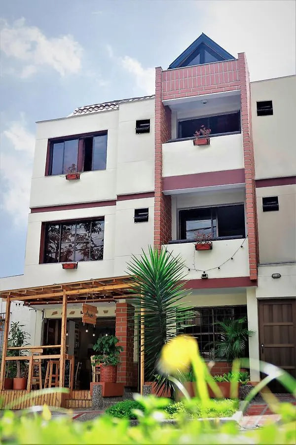 Albaka Guest House 2*, 메딜린