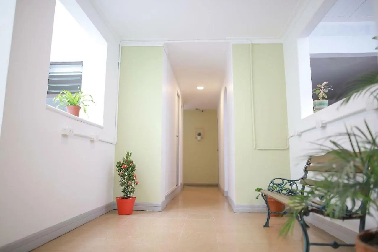 Albaka Guest House B&B 메딜린