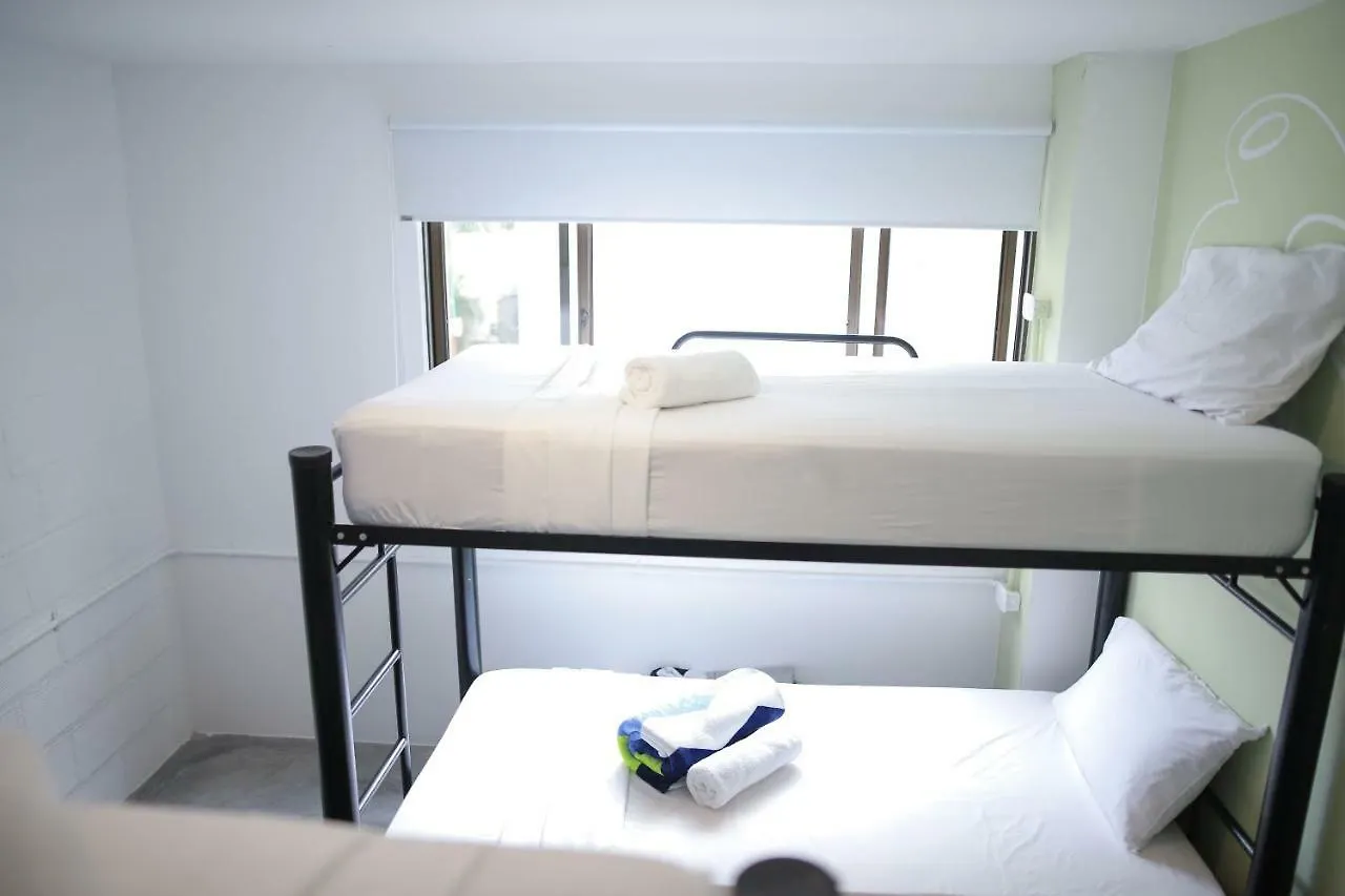 Albaka Guest House 메딜린