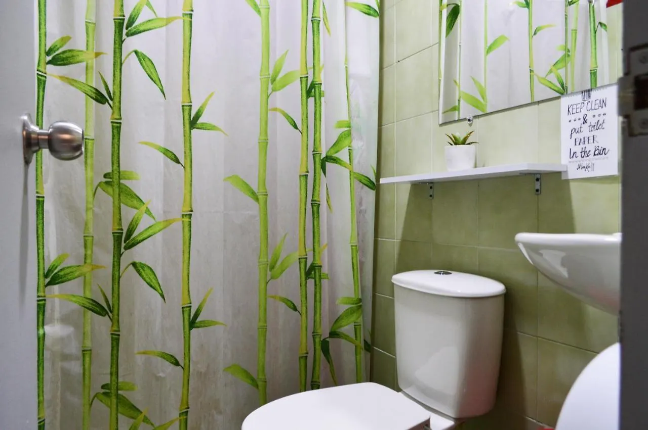 Albaka Guest House 메딜린