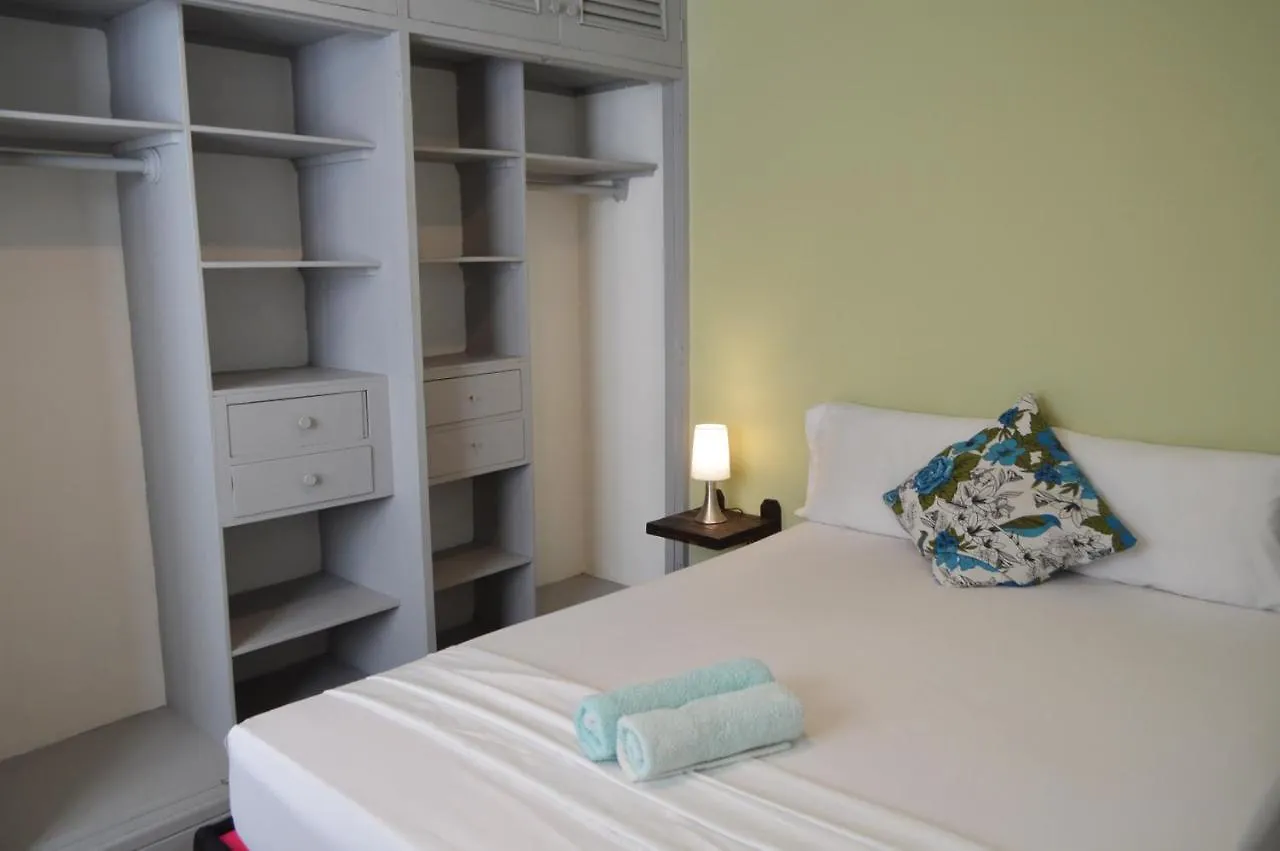 Albaka Guest House B&B 메딜린