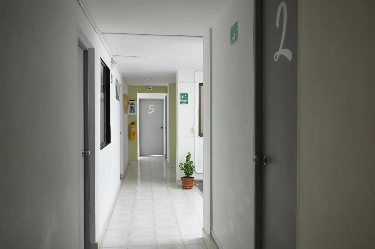 Albaka Guest House B&B