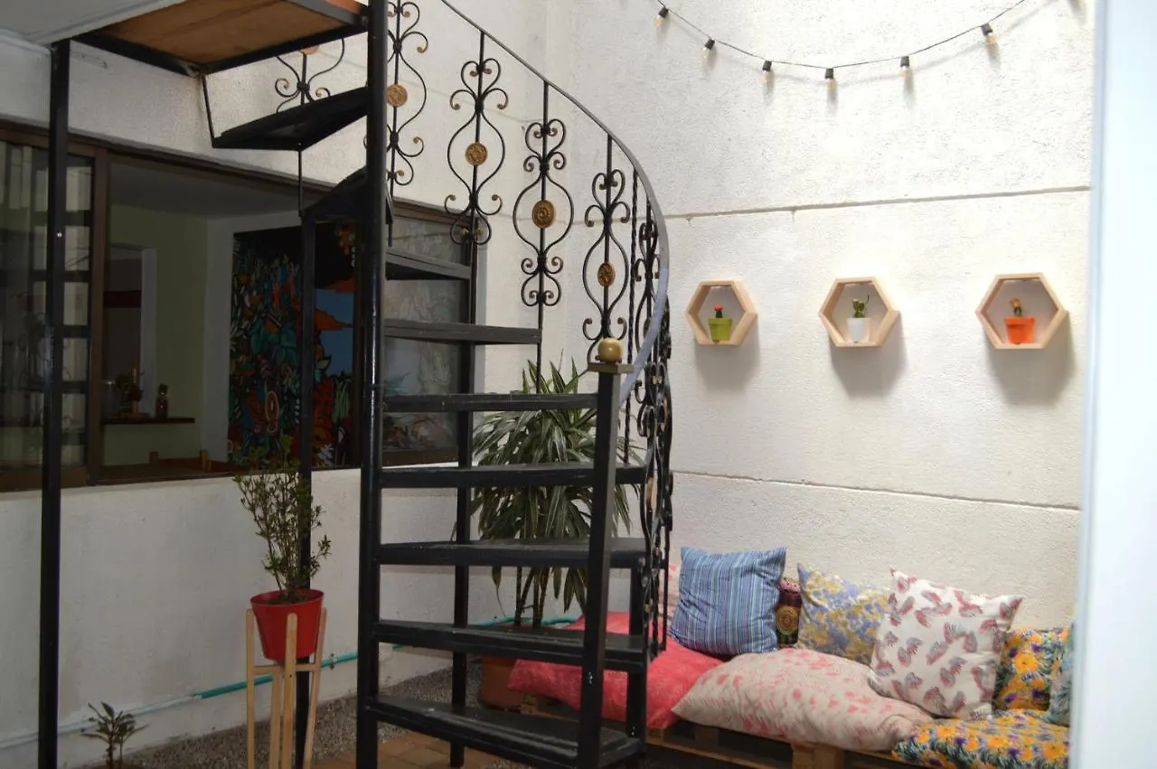 Albaka Guest House B&B